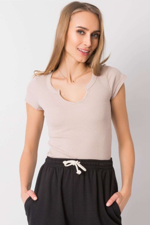Tshirt Damski Model TW-BZ-OB012.30 Beige - Och Bella Tshirt Damski Model TW-BZ-OB012.30 Beige - Och Bella