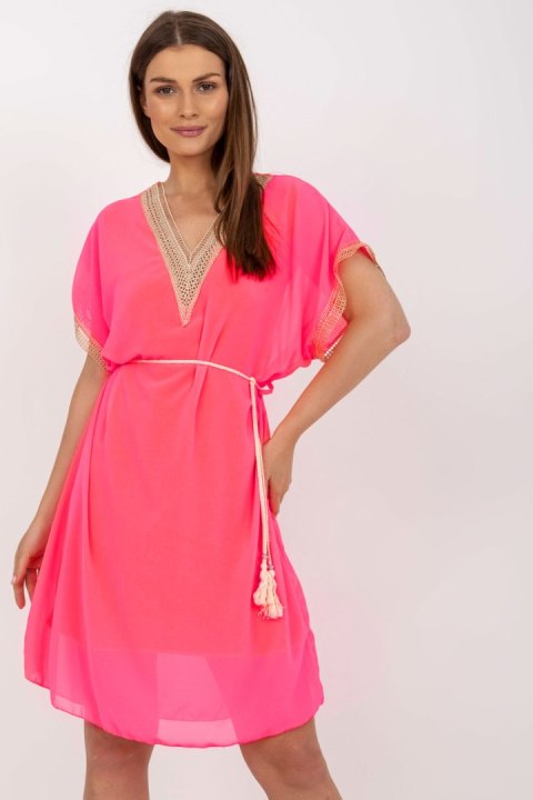 Sukienka Model DHJ-SK-1508.12 Fluo Pink - Italy Moda Sukienka Model DHJ-SK-1508.12 Fluo Pink - Italy Moda