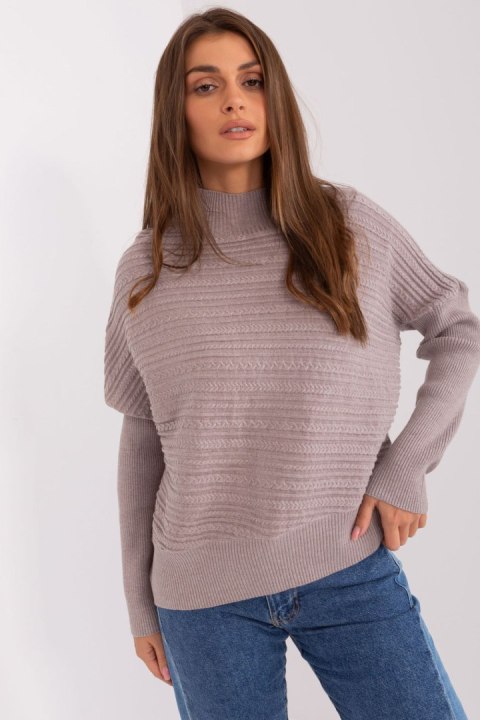 Sweter Damski Model AT-SW-2368.36X Dark Beige - AT Sweter Damski Model AT-SW-2368.36X Dark Beige - AT