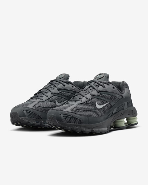 Buty Nike Shox R4 Czarne - HV2540-001 Buty Nike Shox R4 Czarne - HV2540-001