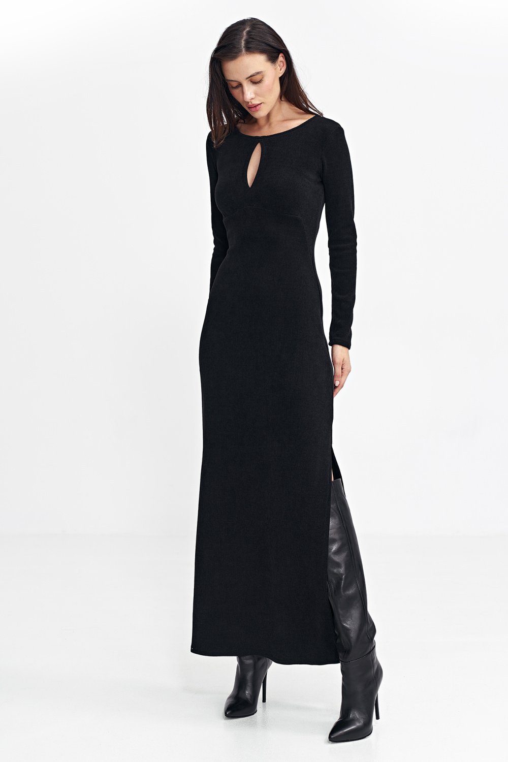Sukienka maxi z łezką na dekolcie S261 Black - Nife - obrazek 4