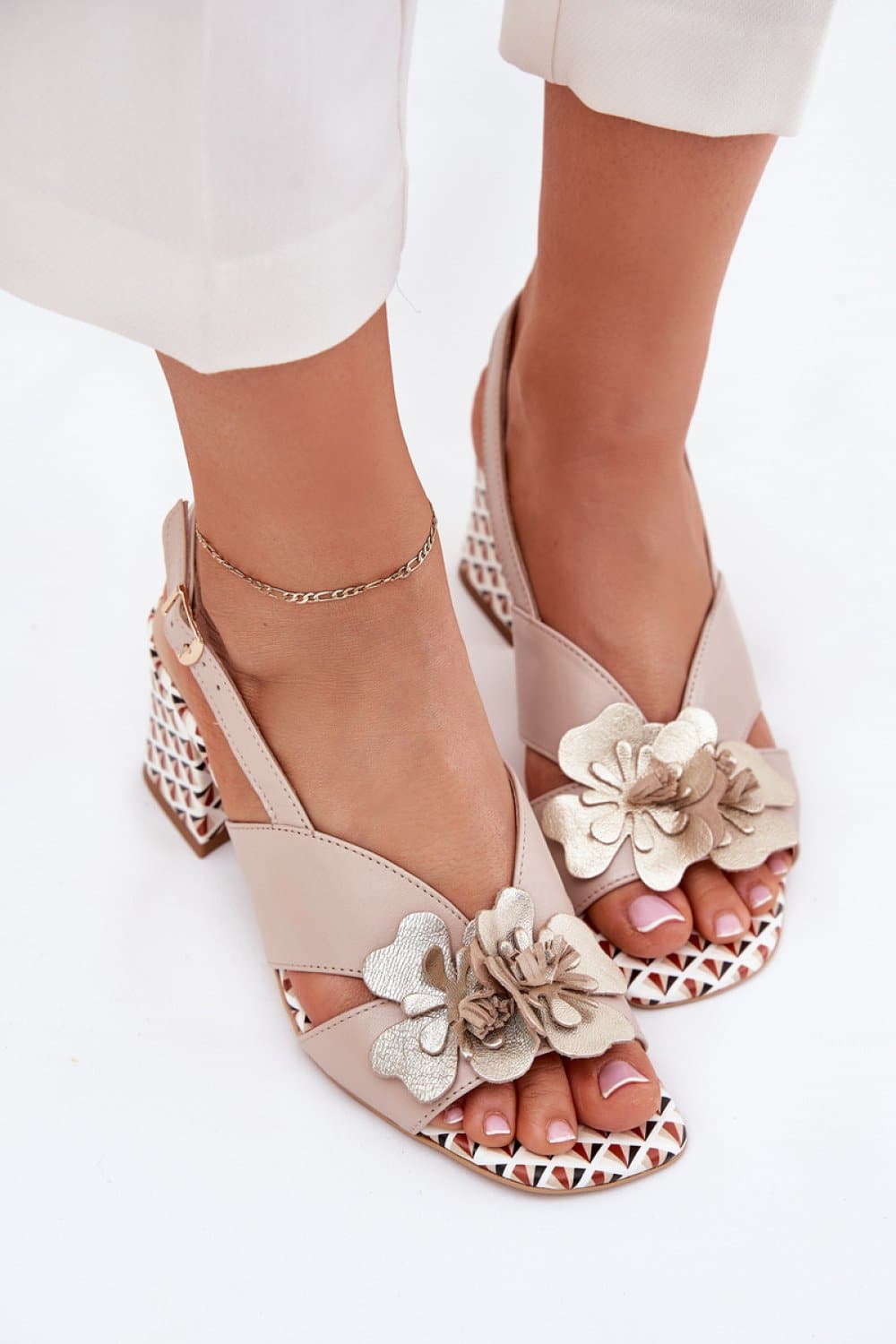 Sandały Model Laura Messi 2950 Beige - Step in style - obrazek 3