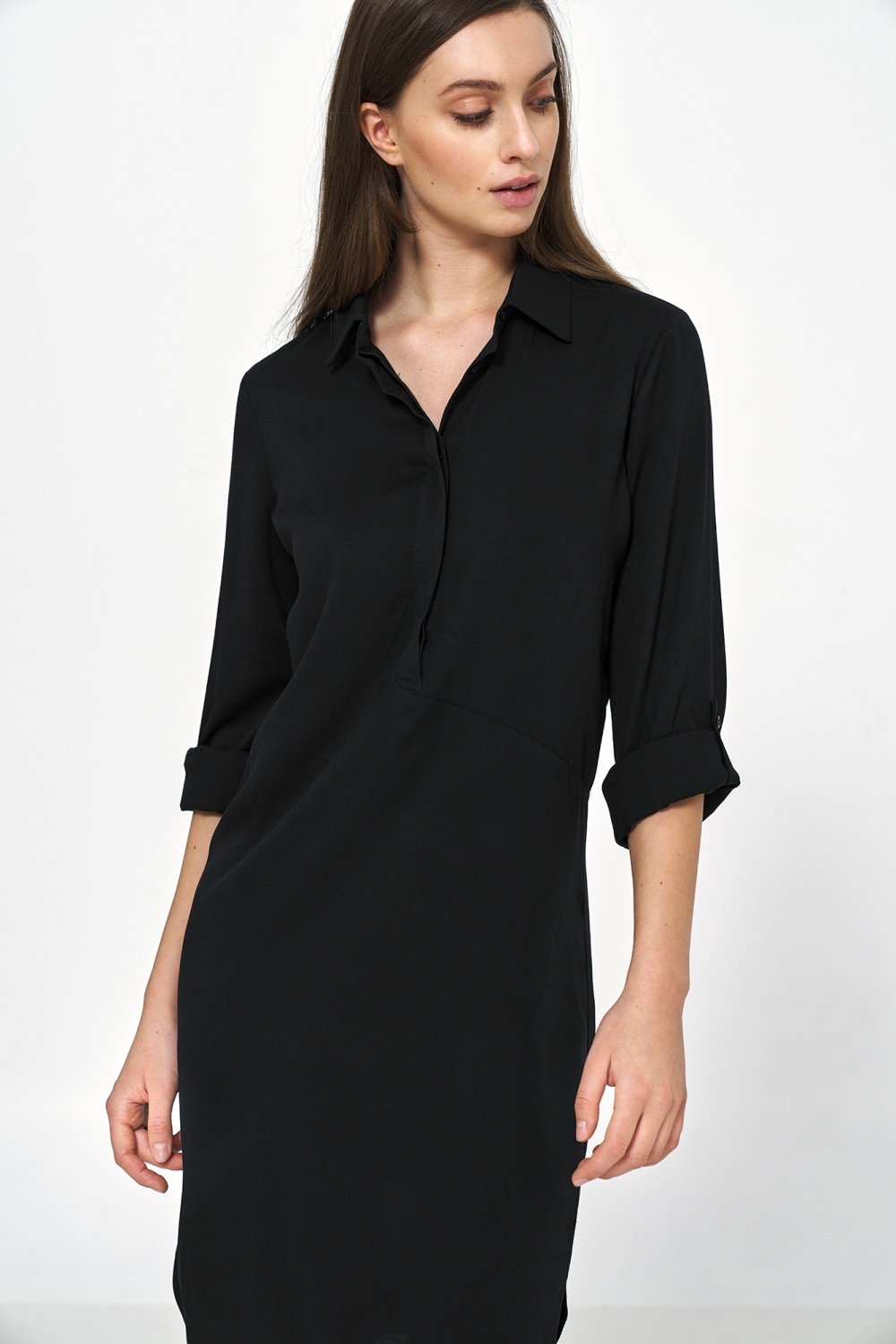 Sukienka Czarna sukienka oversize z podwijanym rękawem S226 Black - Nife - obrazek 4